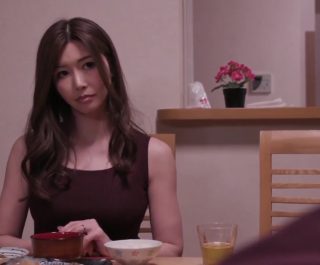Thoả mãn cùng gã anh chồng bạo dâm