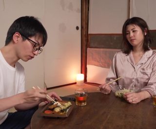 Về quê sống vợ bị hàng xóm cưỡng hiếp