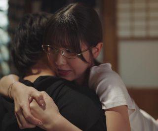 Sex với chị gái ko chung dòng máu
